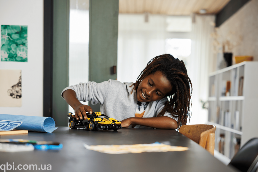 LEGO Technic Bugatti Bolide (42151) у зібраному вигляді