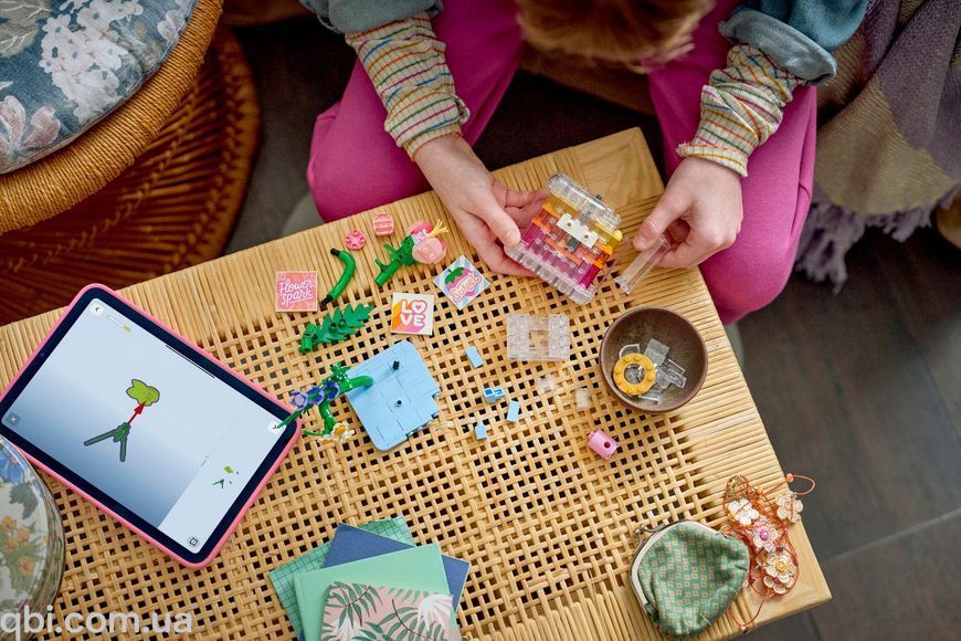LEGO Creator Флакон для духов с цветочным декором (31383) в собранном виде