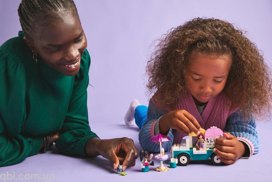 LEGO Friends Хартлейк-Сіті. Фургон із морозивом (42644) у зібраному вигляді