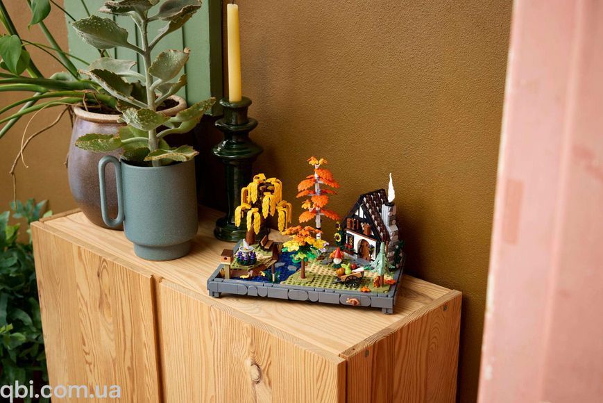 LEGO Icons Осінній котеджний сад (11372) у зібраному вигляді