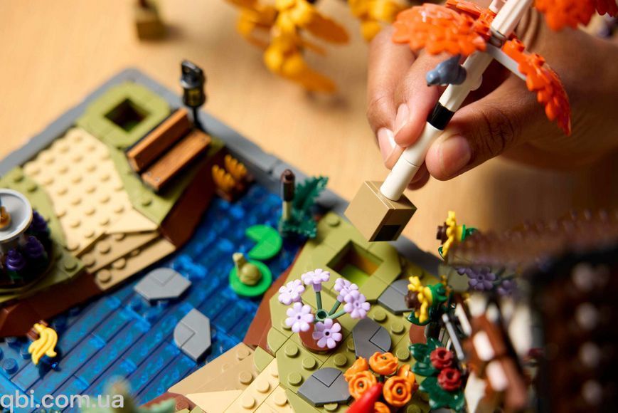 LEGO Icons Осінній котеджний сад (11372) у зібраному вигляді