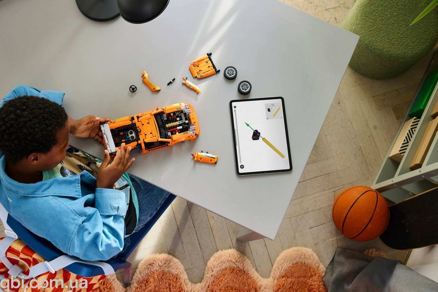 LEGO Technic Fast and Furious Toyota Supra MK4 (42204) у зібраному вигляді