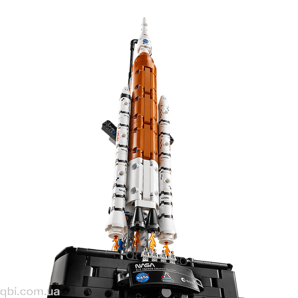 LEGO Technic Ракета с системой космического запуска NASA Artemis (42221) в собранном виде