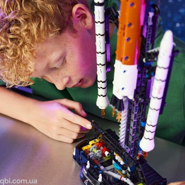 LEGO Technic Ракета с системой космического запуска NASA Artemis (42221) в собранном виде
