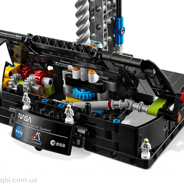 LEGO Technic Ракета с системой космического запуска NASA Artemis (42221) в собранном виде