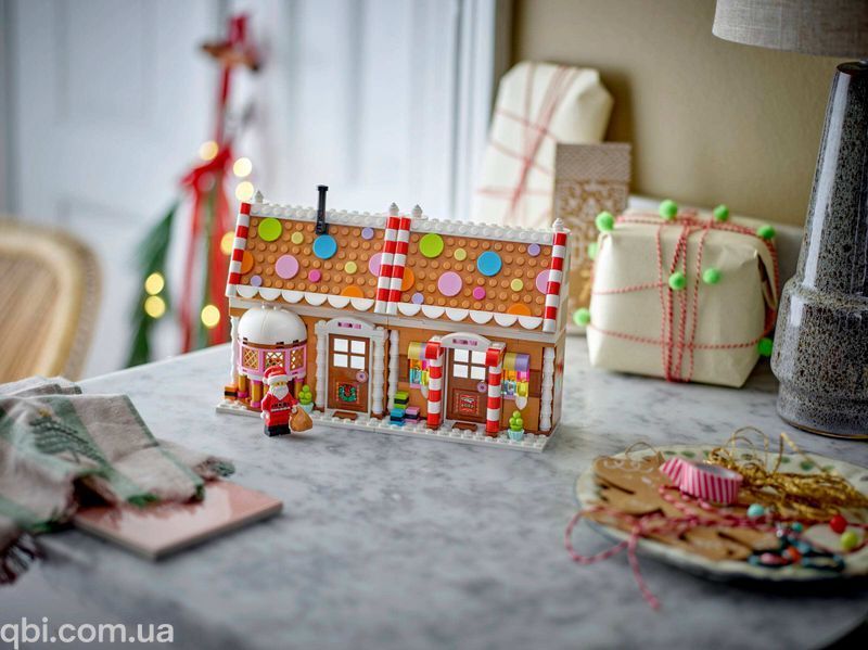 LEGO Seasonal Святковий пряниковий будиночок (40809) у зібраному вигляді