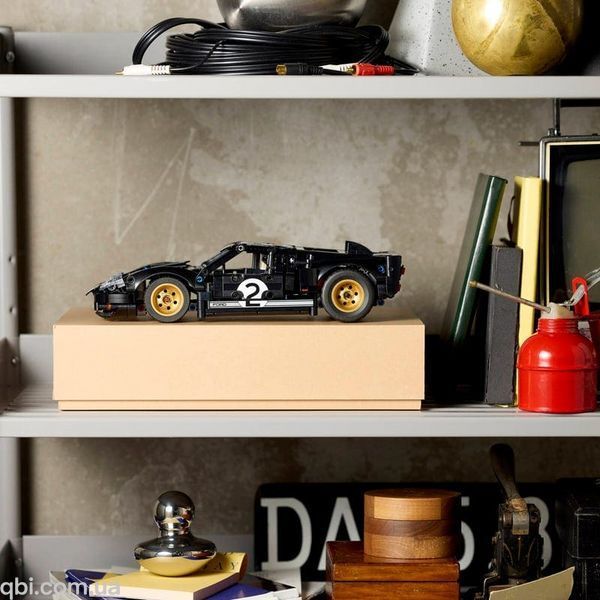 LEGO Technic Автомобіль для перегонів Ford GT40 MKII 1966 року (42223) у зібраному вигляді