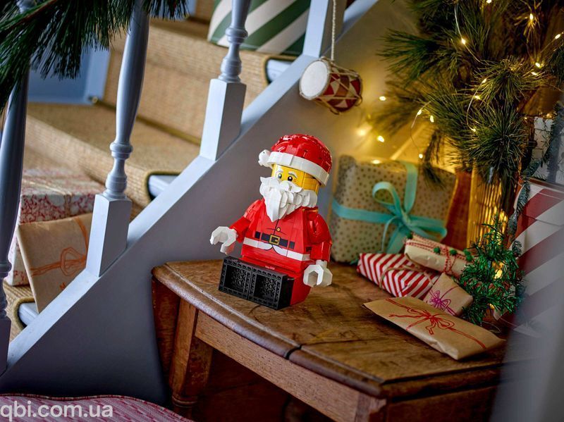 LEGO Seasonal Збільшена мініфігурка Санти (40820) у зібраному вигляді