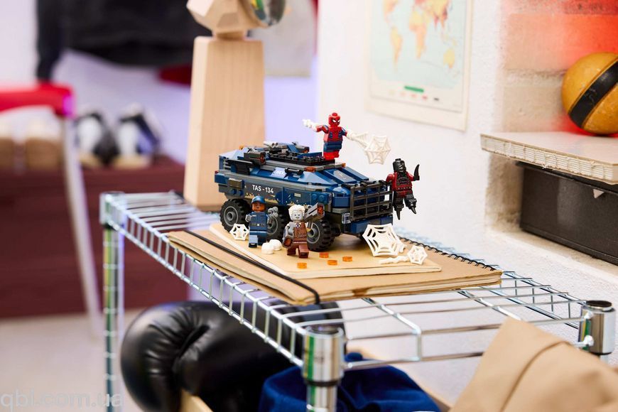 LEGO Super Heroes Переслідування Людиною-Павуком машини для перевезення злочинців (76349) у зібраному вигляді