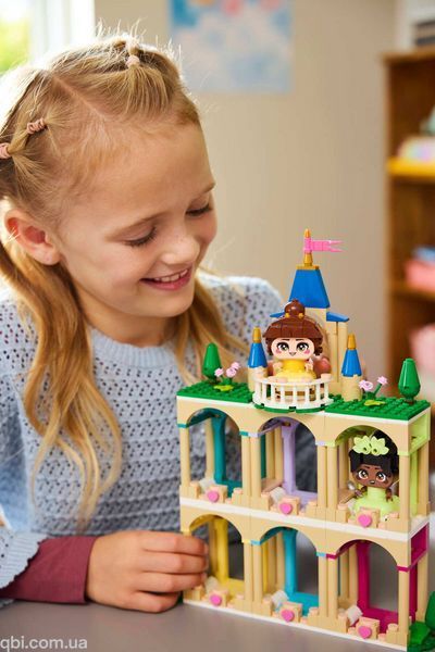 LEGO и Disney Princess: Мини-принцессы Белль и Тиана с замком (43291) в собранном виде
