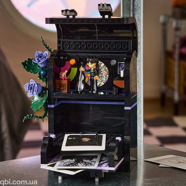 LEGO Wednesday Рюкзак Венздей (76787) в собранном виде