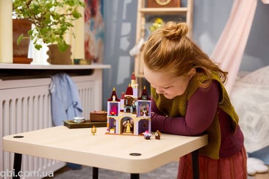 LEGO Disney &laquo;Зачарованный замок Красавицы и Чудовища&raquo; (43289) в собранном виде