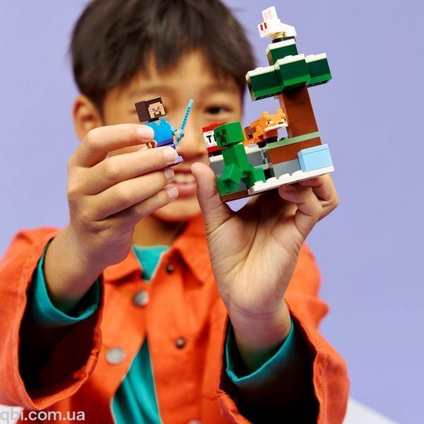 LEGO Minecraft Приключения Стива в тайге (21583) в собранном виде