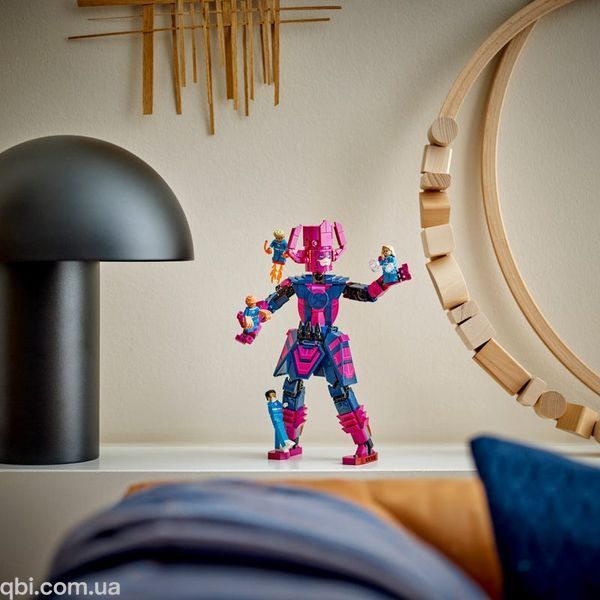 LEGO Super Heroes Marvel Фантастическая четверка против Галактуса: фигурка для сборки (76316) в собранном виде