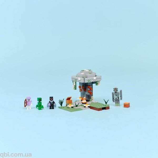 LEGO Minecraft Блідий сад (21586) у зібраному вигляді