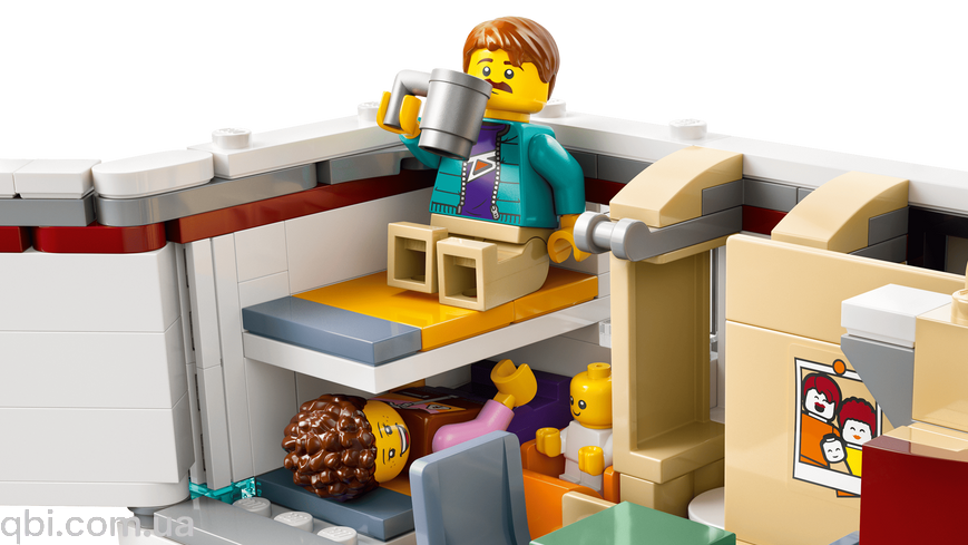 LEGO City Пригодницький будинок на колесах для відпустки (60454) у зібраному вигляді