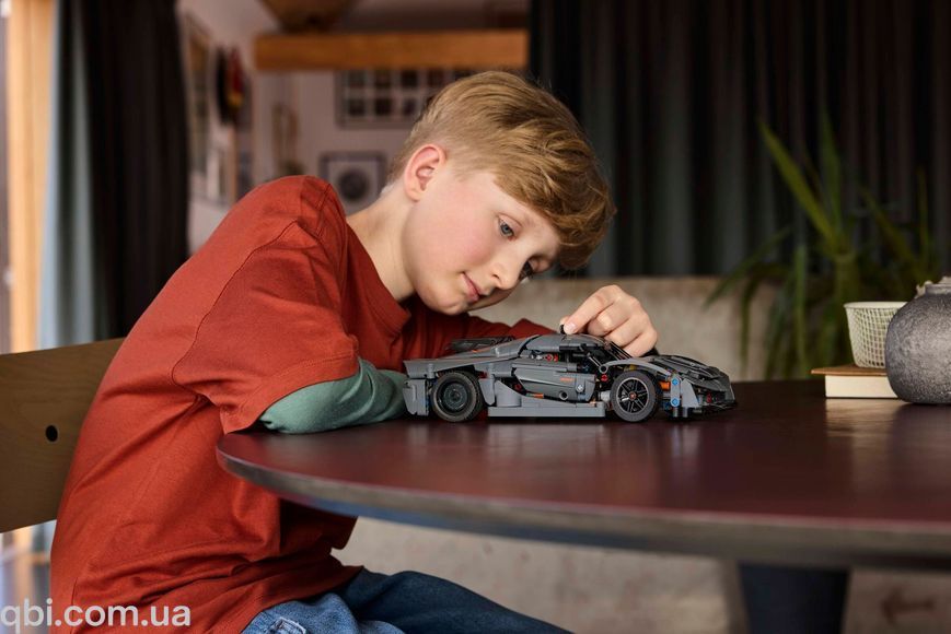 LEGO Technic Koenigsegg Jesko Absolut &mdash; сірий гіперкар (42173) у зібраному вигляді