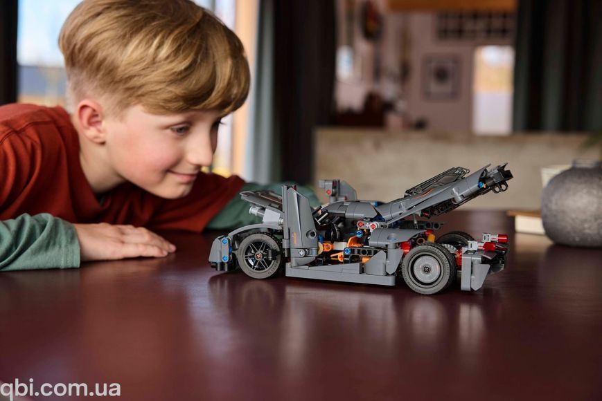 LEGO Technic Koenigsegg Jesko Absolut &mdash; сірий гіперкар (42173) у зібраному вигляді