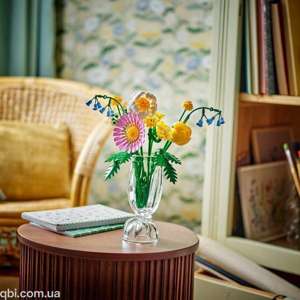 LEGO Botanicals Миниатюрный солнечный букет (10347) в собранном виде