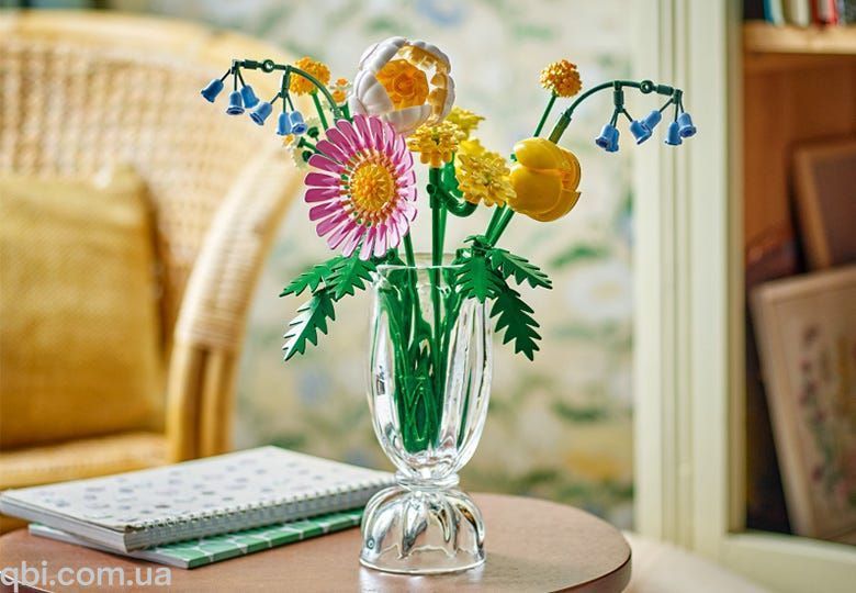 LEGO Botanicals Миниатюрный солнечный букет (10347) в собранном виде
