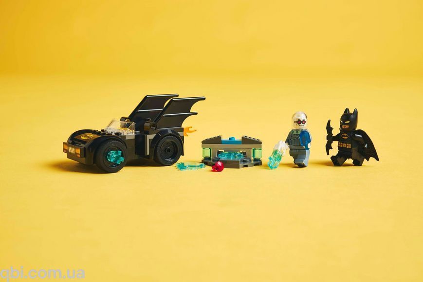LEGO Super Heroes DC Бэтмен и Бэтмобиль против мистера Фриза (76301) в собранном виде