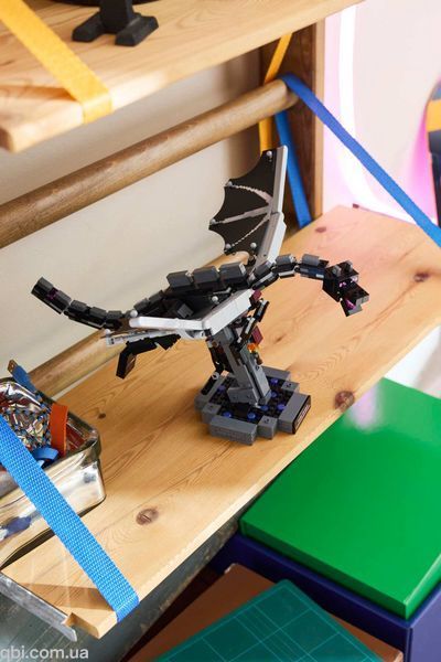 LEGO Minecraft Дракон Краю (21595) у зібраному вигляді