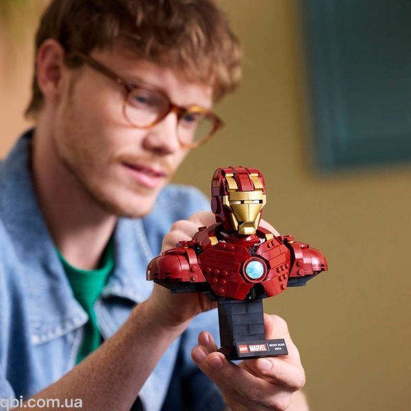 LEGO Super Heroes Marvel Бюст Залізної Людини MK4 (76327) у зібраному вигляді