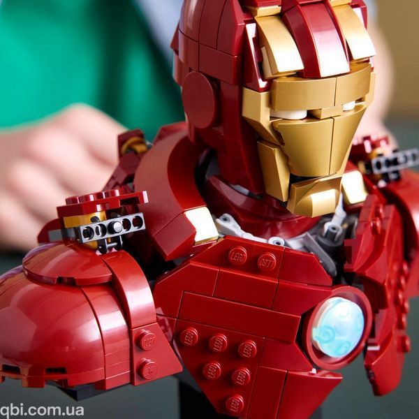LEGO Super Heroes Marvel Бюст Залізної Людини MK4 (76327) у зібраному вигляді