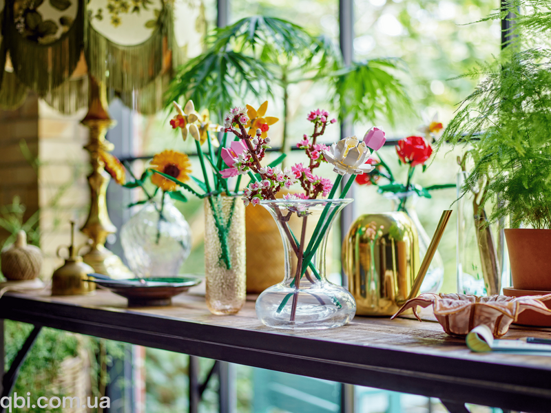 LEGO Botanicals Цветение вишни (40725) в собранном виде