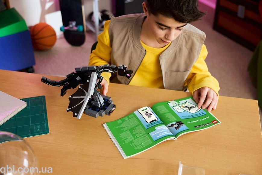 LEGO Minecraft Дракон Краю (21595) у зібраному вигляді
