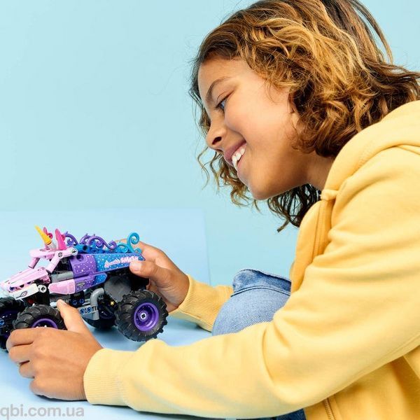 LEGO Technic Monster Jam Sparkle Smash с функцией &laquo;Pull-Back&raquo; (42220) в собранном виде