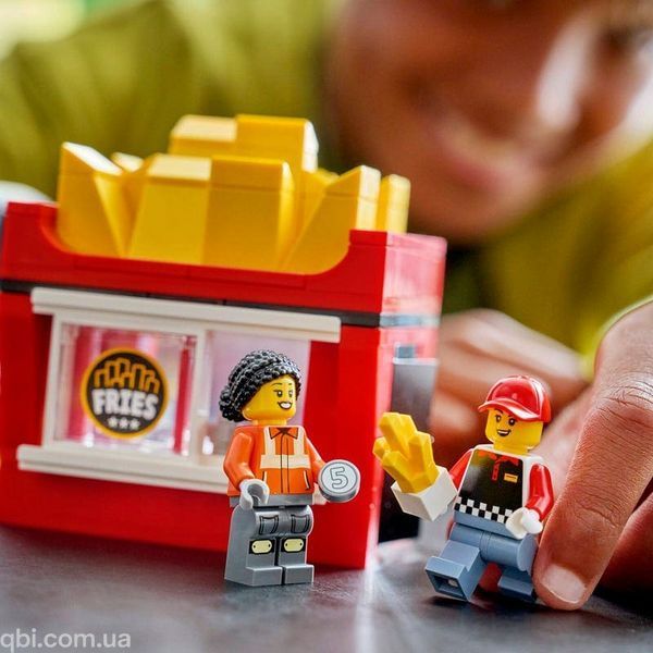 LEGO City Вантажівка з картоплею фрі (60488) у зібраному вигляді