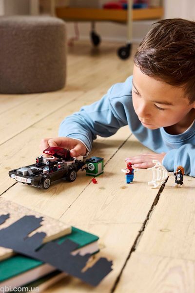 LEGO Super Heroes Marvel Человек-паук против автомобиля Венома (76309) в собранном виде