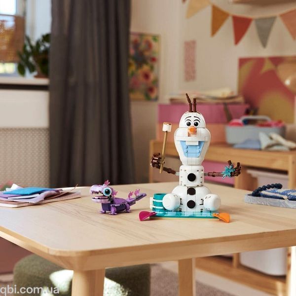 LEGO Disney Frozen Веселощі на пікніку Олафа та Бруні (43287) у зібраному вигляді