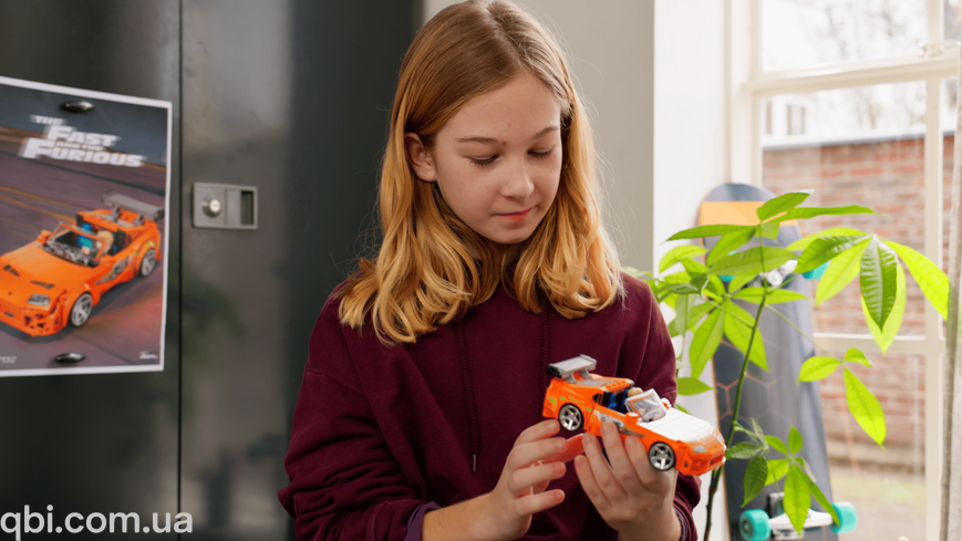 LEGO Speed Champions &laquo;Форсаж&raquo;: Toyota Supra MK4 (77260) у зібраному вигляді