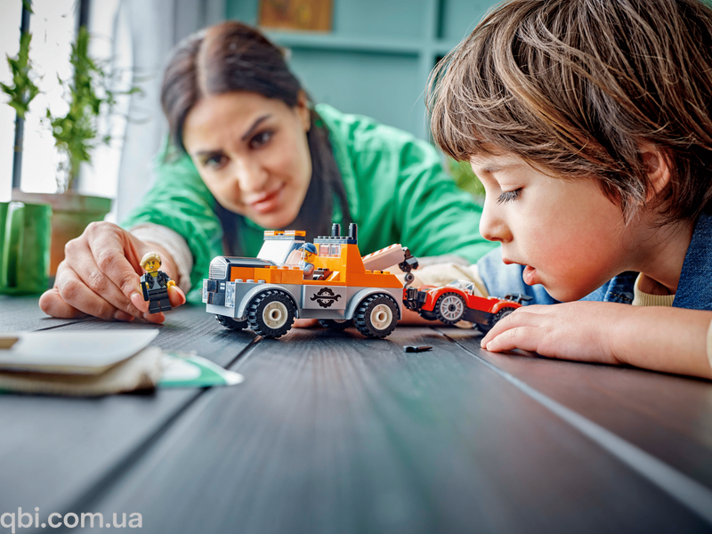 LEGO City Эвакуатор и ремонт спортивных авто (60435) в собранном виде