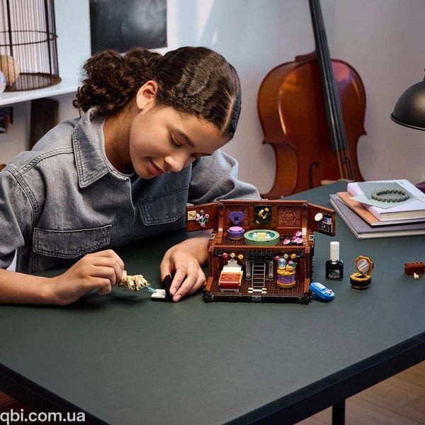 LEGO Wednesday Квартира Речі (76785) у зібраному вигляді