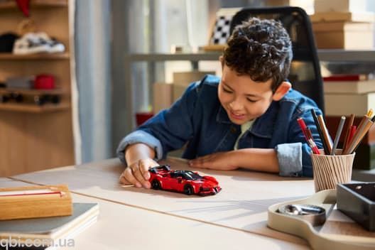 LEGO Speed Champions Спортивный автомобиль Ferrari SF90 XX Stradale (77254) в собранном виде