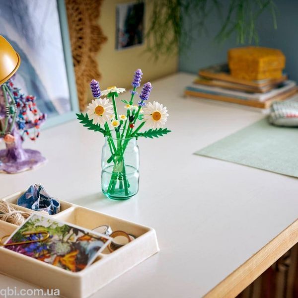 LEGO Botanicals Букет ромашек (11508) в собранном виде