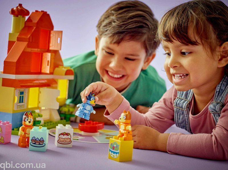 LEGO DUPLO Bluey Родинний дім Блуї із грою на запамʼятовування (10459) у зібраному вигляді