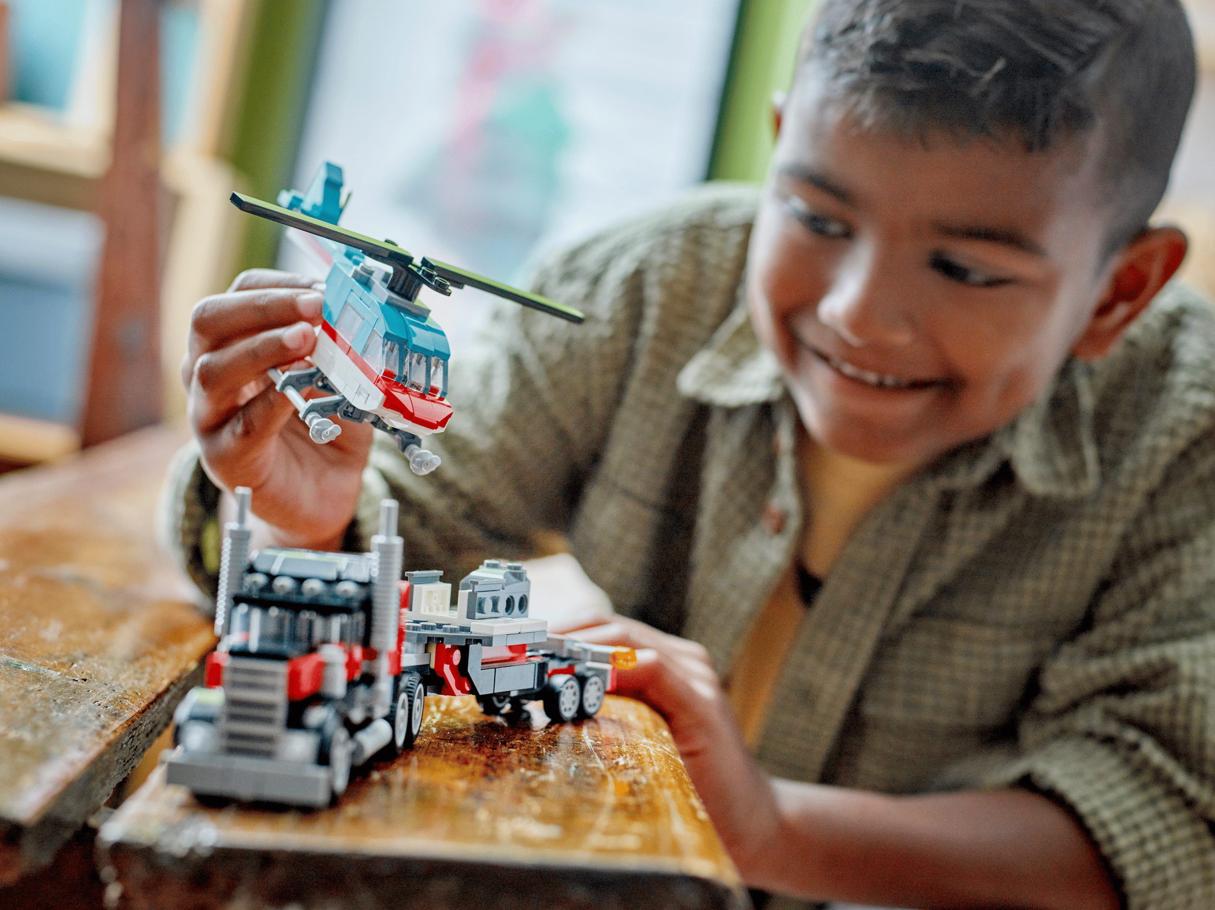 LEGO Creator Бортова вантажівка з гелікоптером (31146)
