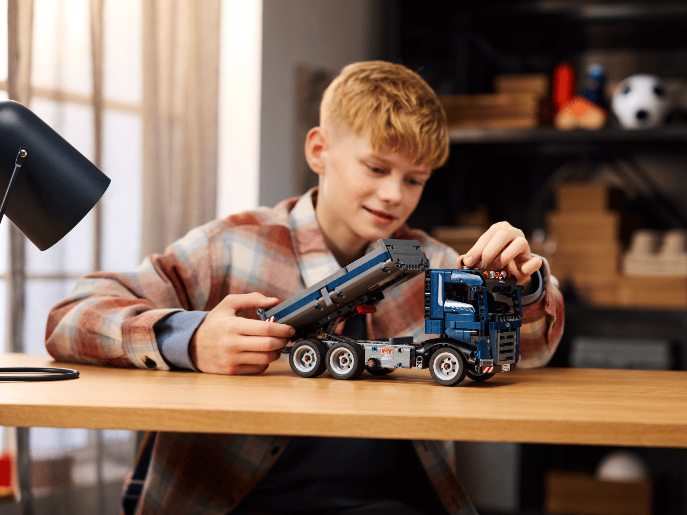 Купить конструктор LEGO Technic Самосвал 42203