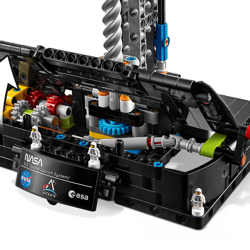 Разделение ступеней ракеты NASA Artemis LEGO