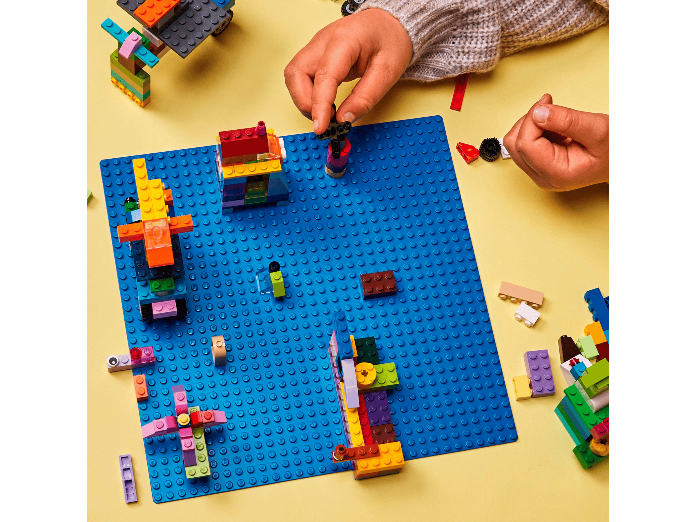 Кубики и конструкции на синей основе LEGO 11025