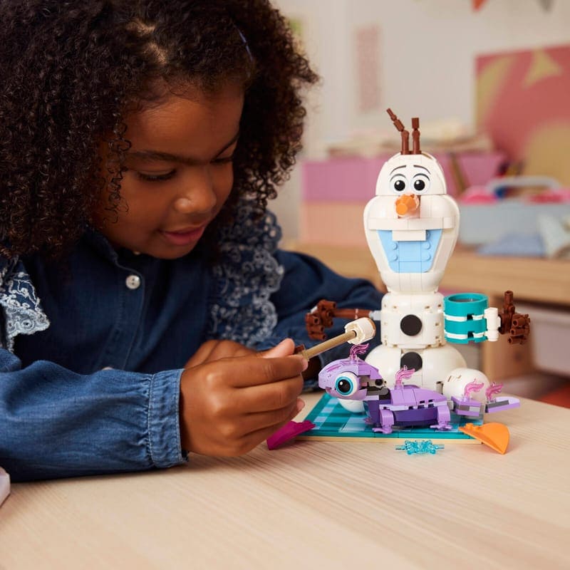 Конструктор LEGO Disney Frozen 43287 Веселощі на пікніку Олафа та Бруні