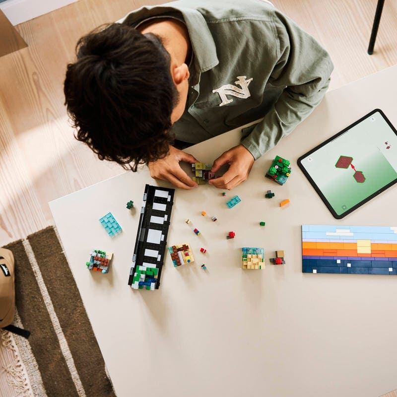 Конструктор LEGO Minecraft 21589 Мини-биомы – общий вид диорамы
