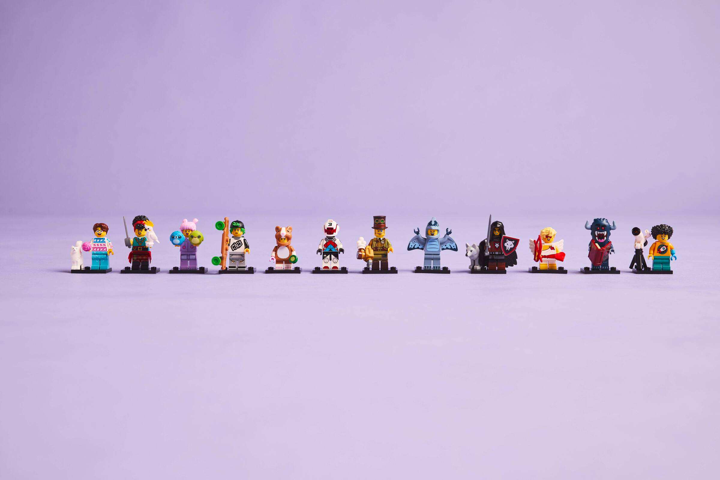 Колекція мініфігурок LEGO 71048 Серія 27 в інтер'єрі