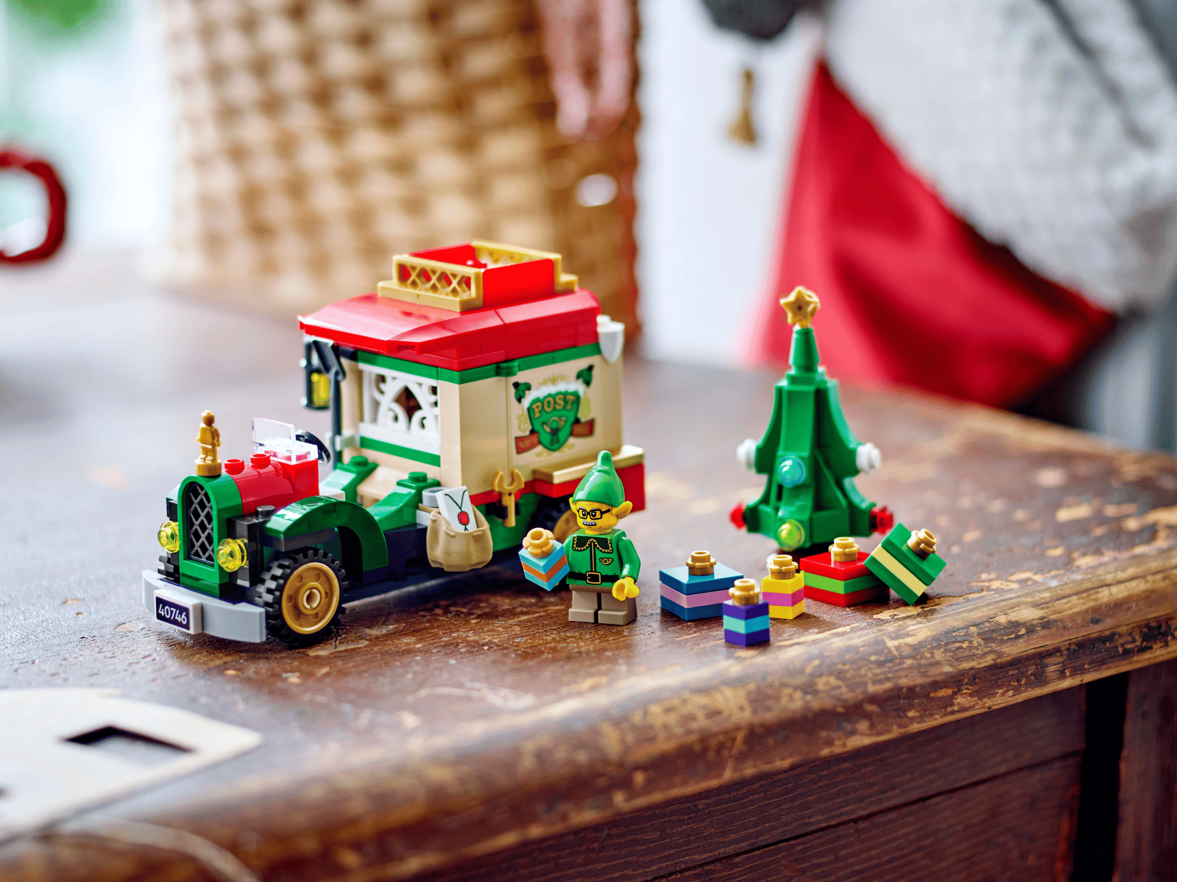 LEGO 40746 Грузовик Санты у рождественской елки